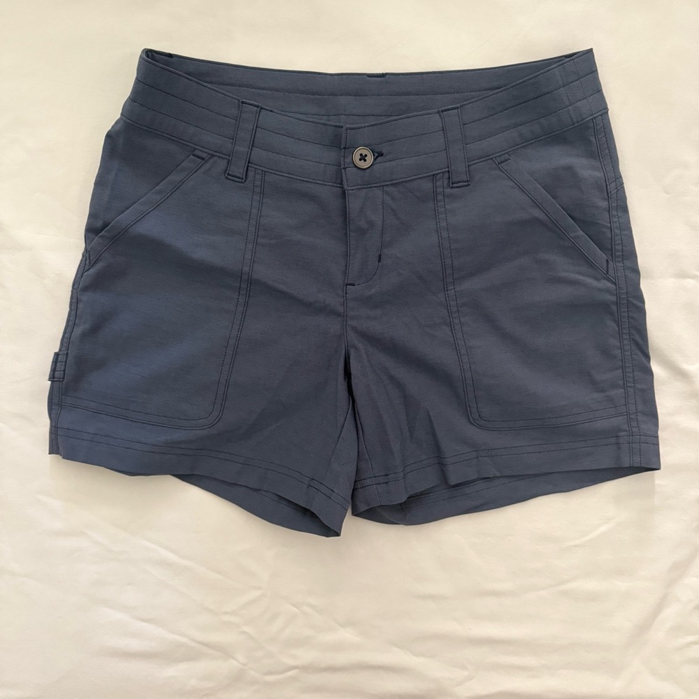 Columbia women’s blue shorts
